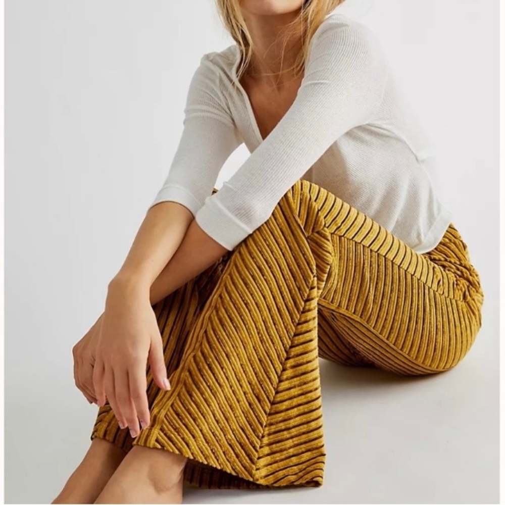 Womens Medium Free People Pull-On Velvet Flare Pants